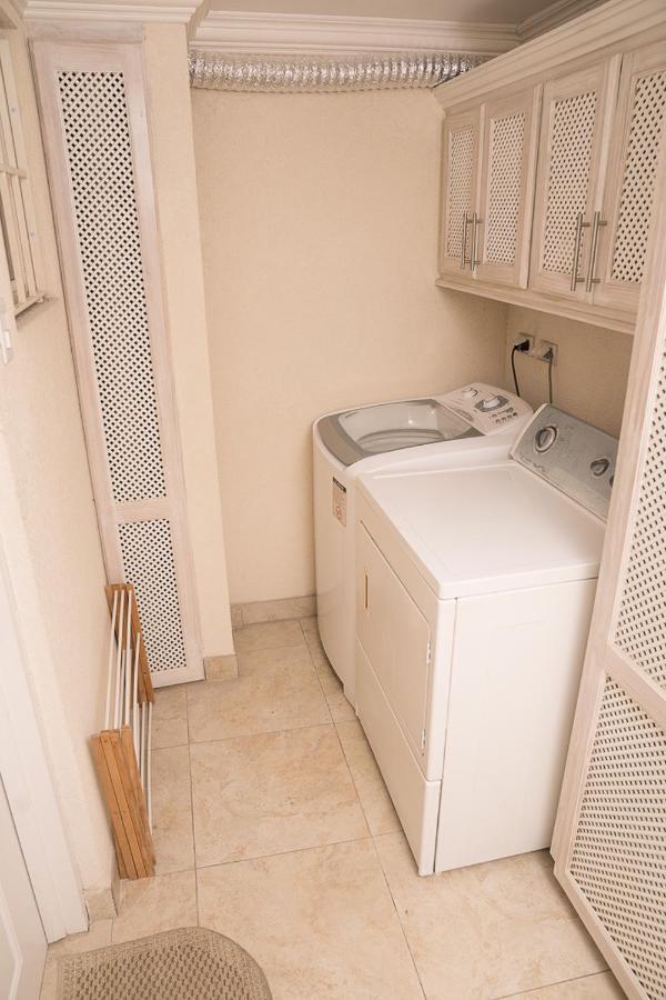 Bianca Bay 3 Bedroom West Coast Beach Front Villa Сейнт Джеймс Екстериор снимка